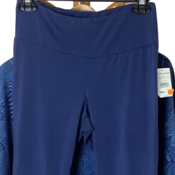 - 2pc NWT Blue Floral Fresh Produce Lila Dress & Capri leggings - Picture 8 of 11